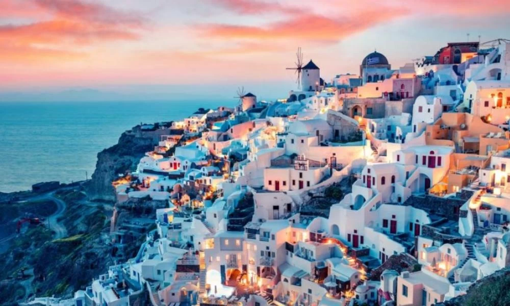 Βρετανία: Δεν θα "μπουν" τα covid-free νησιά μας στην «πράσινη» λίστα της